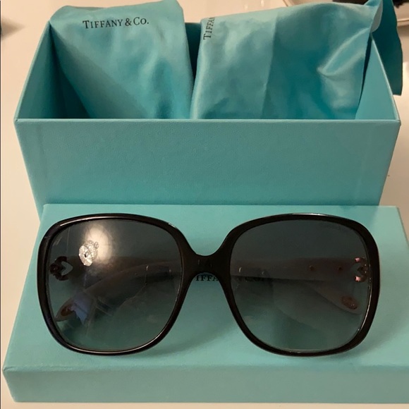 Tiffany & Co. Accessories - Tiffany & Co Key Collection Sunglasses